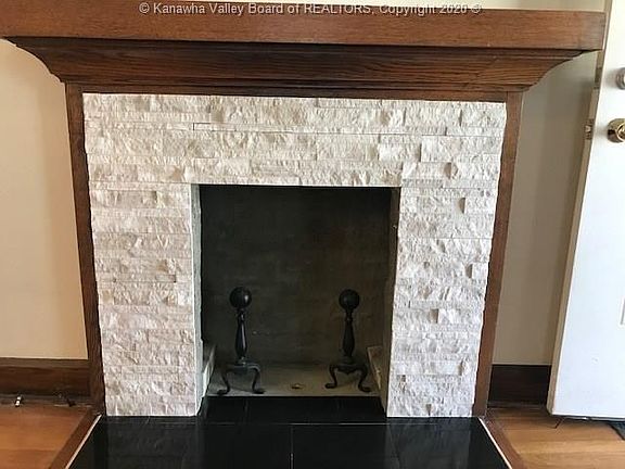 3rd image of 9 Hillcrest Dr
