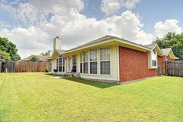 2nd image of 3701 Staghorn Cir N