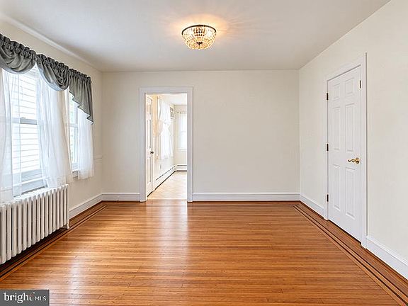 5th image of 731 Hathaway Ln