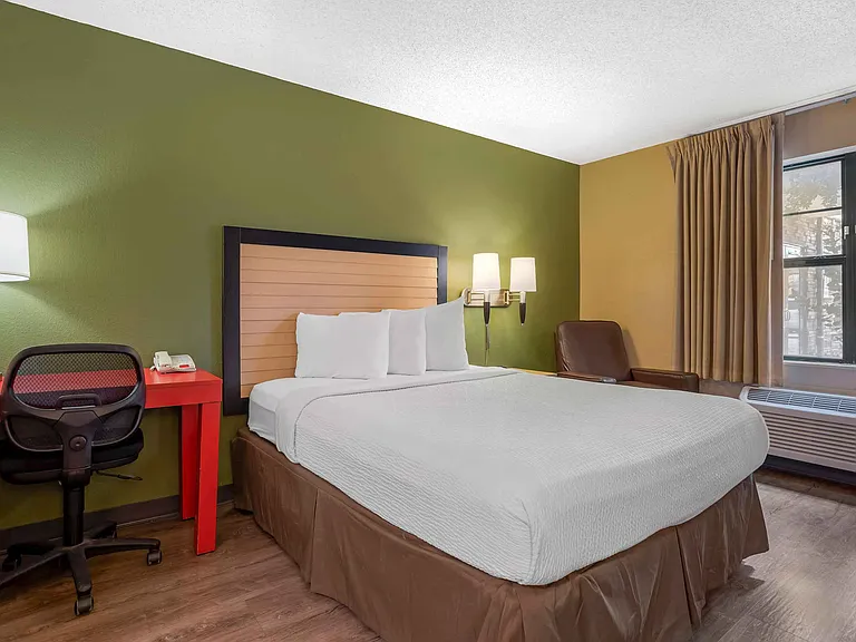 Studio Suite - 1 Queen Bed