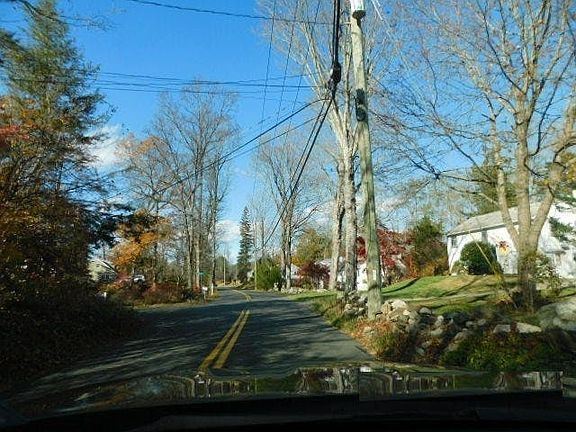 4th image of 381 Bennetts Farm Rd