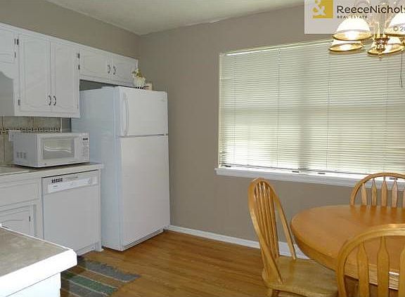 5th image of 8714 N Chatham Ave