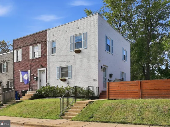 230 Aspen St, Alexandria, VA 22305
