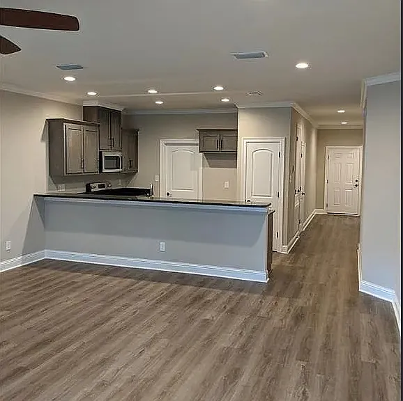 901 Louise Ave — Photo 3