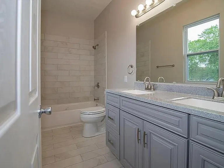 2nd full bath on (2nd floor)