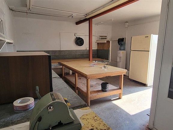 5th image of 2211 W 7th St