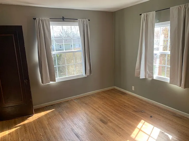 2205 Kossuth St — Photo 6
