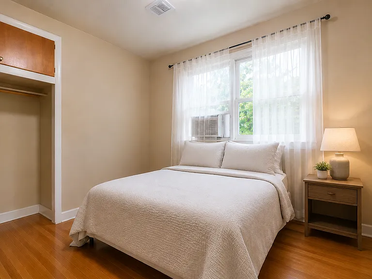 611 W Mulberry St — Photo 10