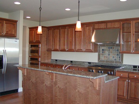 Beautiful Kitchen - Cherry Cabinets