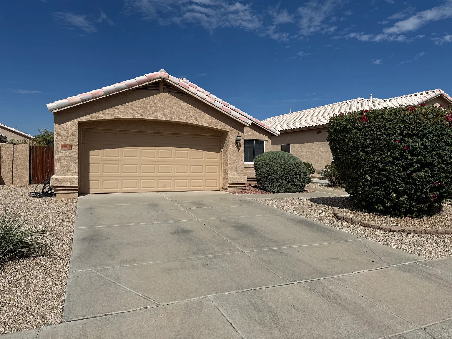 2 bed, 1320 sqft, $2,000 — Photo 1