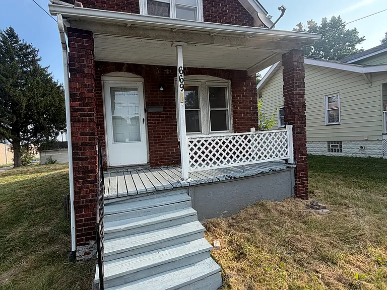 669 McKinley Ave — Photo 10