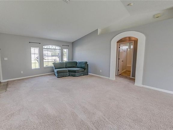 4th image of 5 Red Barn Dr