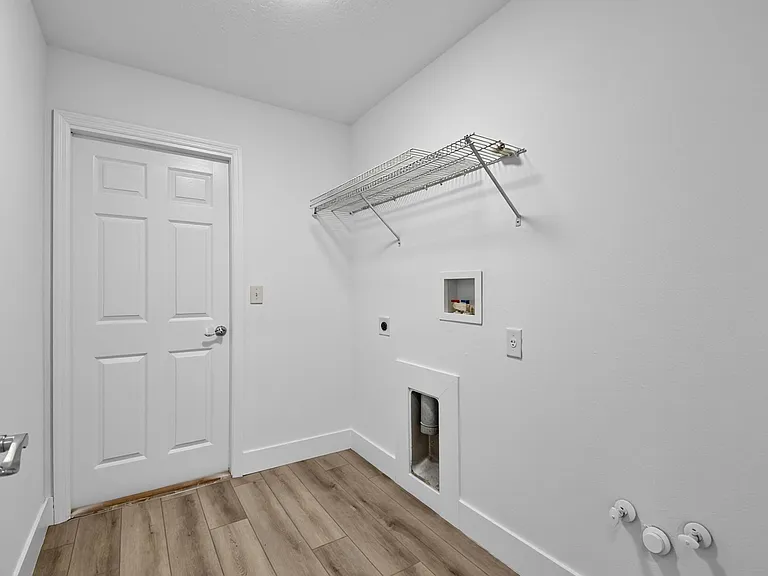 70 Ryan Dr — Photo 32