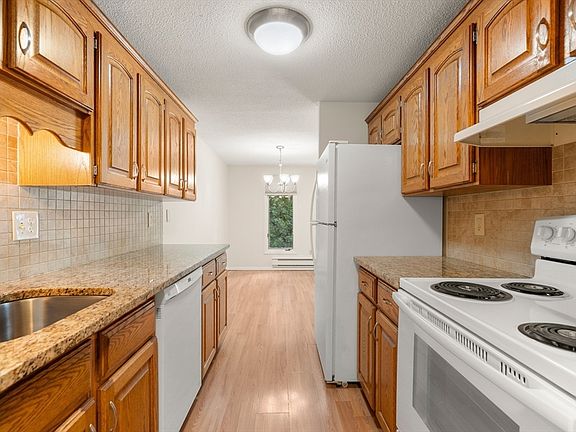 3rd image of 220 Bedford St APT 5H