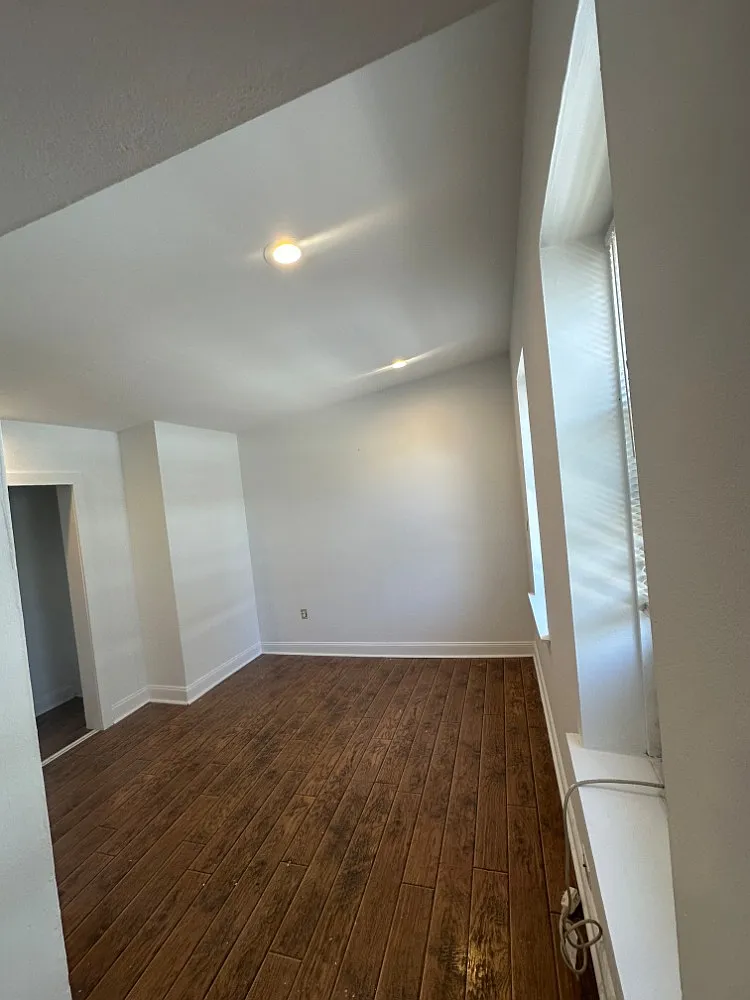 Building Photo - 2601 E Norris St #1