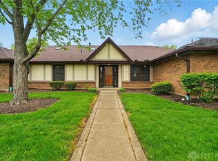 734 Pine Needles Dr, Dayton, OH 45458