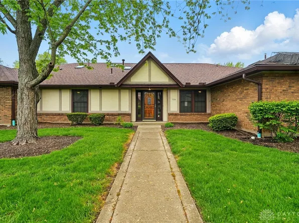 734 Pine Needles Dr, Dayton, OH 45458