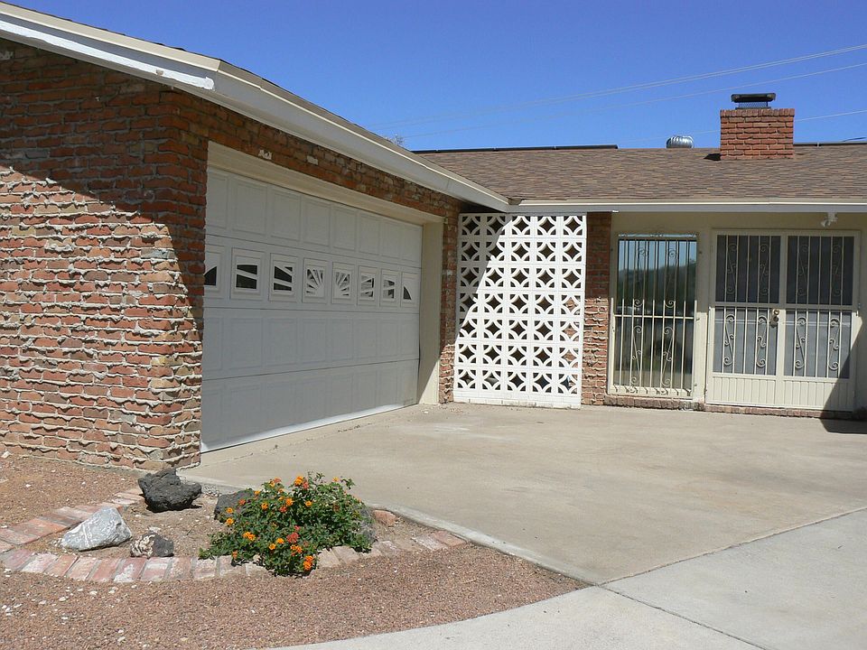1st image of 329 Thunderbird Dr