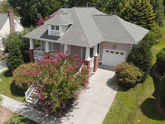 5th image of 208 Old Barn Ln