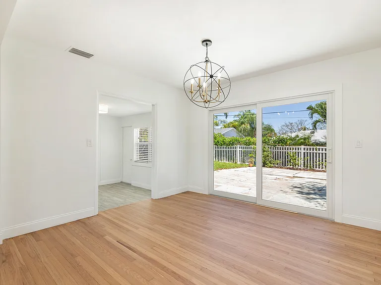 304 Wellesley Dr — Photo 10
