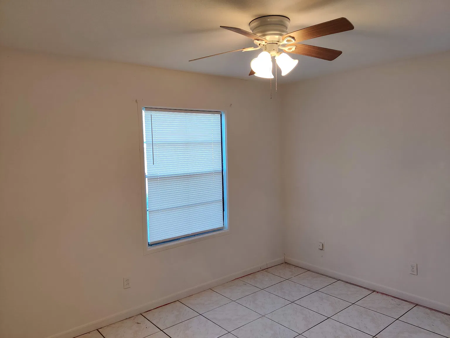 3 bed, 900 sqft, $1,775 — Photo 3