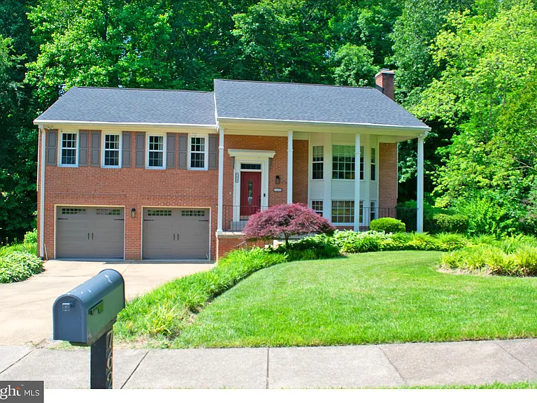 7628 Chancellor Way — Photo 1