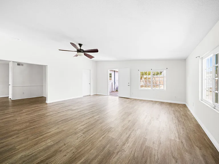 7608 Hyssop Dr — Photo 17