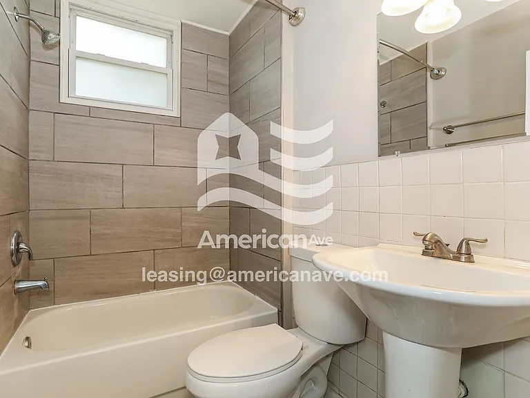 1431693_013_bathroom_13.jpg
