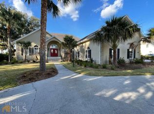 311 Oak Grove Island Dr, Brunswick, GA 31523