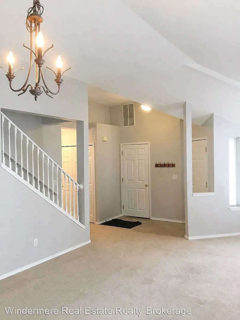 Mukilteo - 3 bdrm, 2 bath Townhome — Photo 4