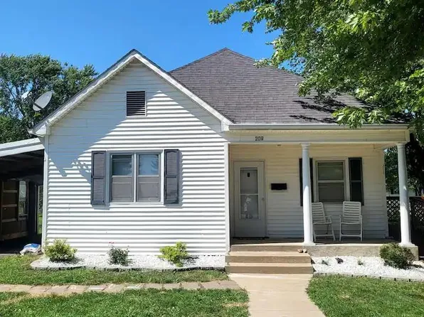 209 Pace St, Macon, MO 63552
