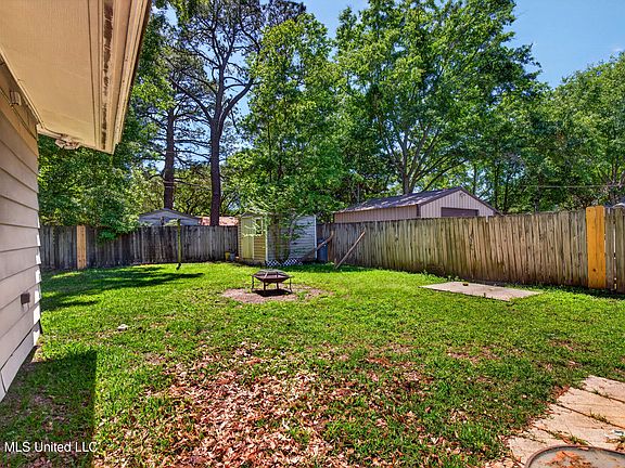 5th image of 2208 Kingsberry Ave