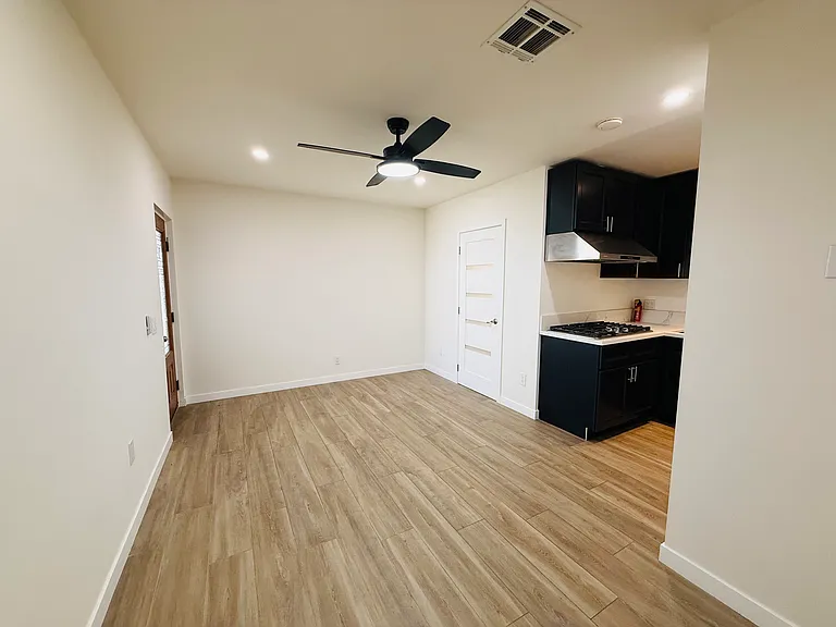 13032 Glamis St #B — Photo 3