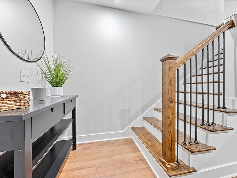 287 E Greenwood Ave — Photo 14