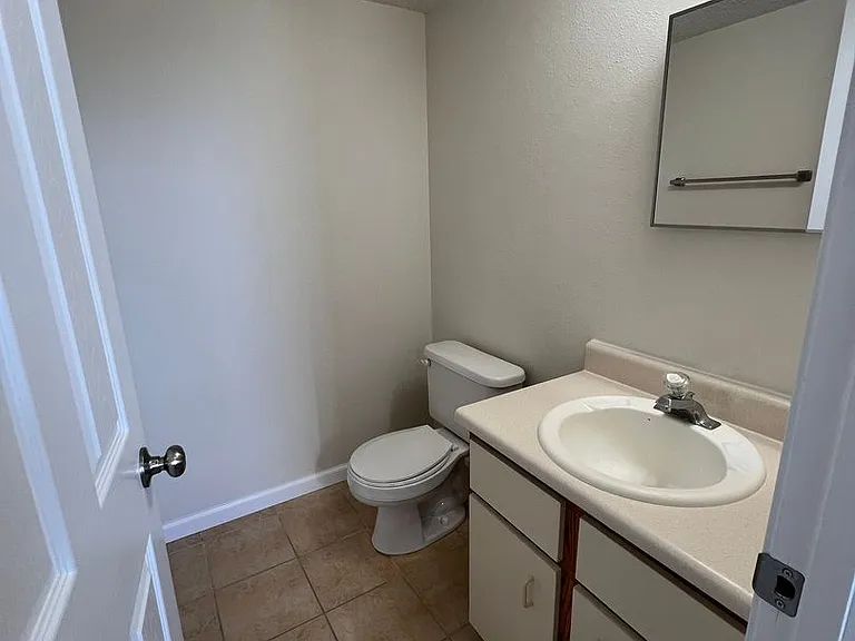602 Bristol Ct — Photo 19
