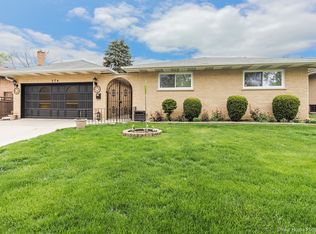 381 Beau Dr, Des Plaines, IL