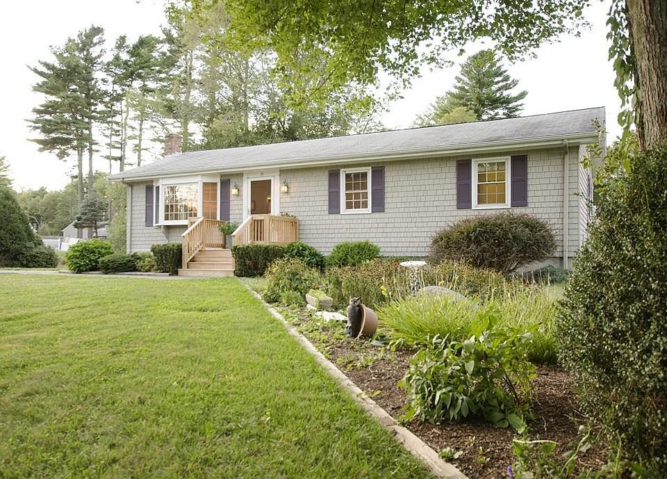 19 Mattapoisett Rd, MA 02743 Zillow