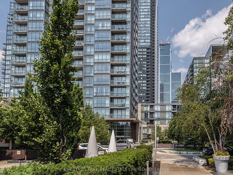 15 Fort York Blvd #710 — Photo 22