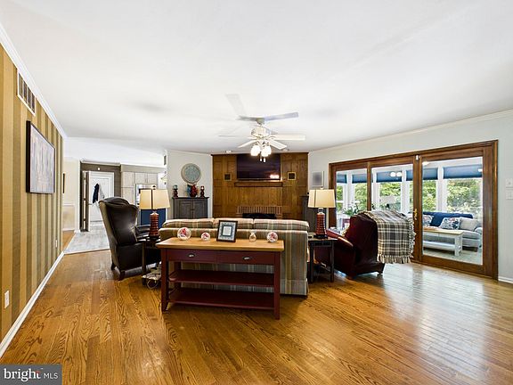 4th image of 105 Rivers End Dr