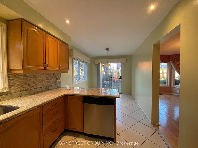 36 Tomlinson Cir — Photo 6