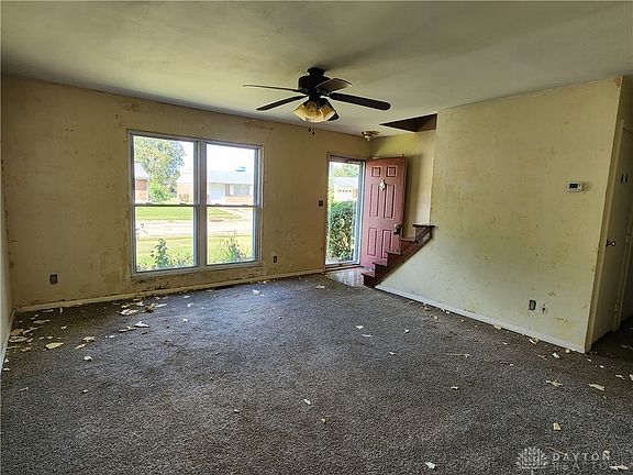 3rd image of 1471 Seneca Dr