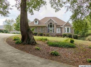 115 Willow Cove Dr, Scottsboro, AL 35769