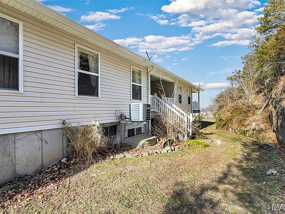 3rd image of 1735 Lexington Pl