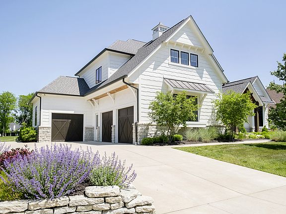 2nd image of 932 Chatham Hills Blvd