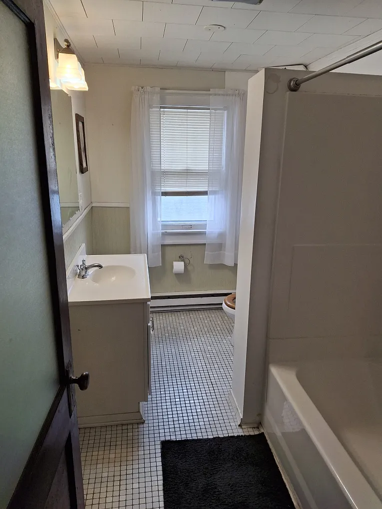 2 bed, 1000 sqft, $900 — Photo 3