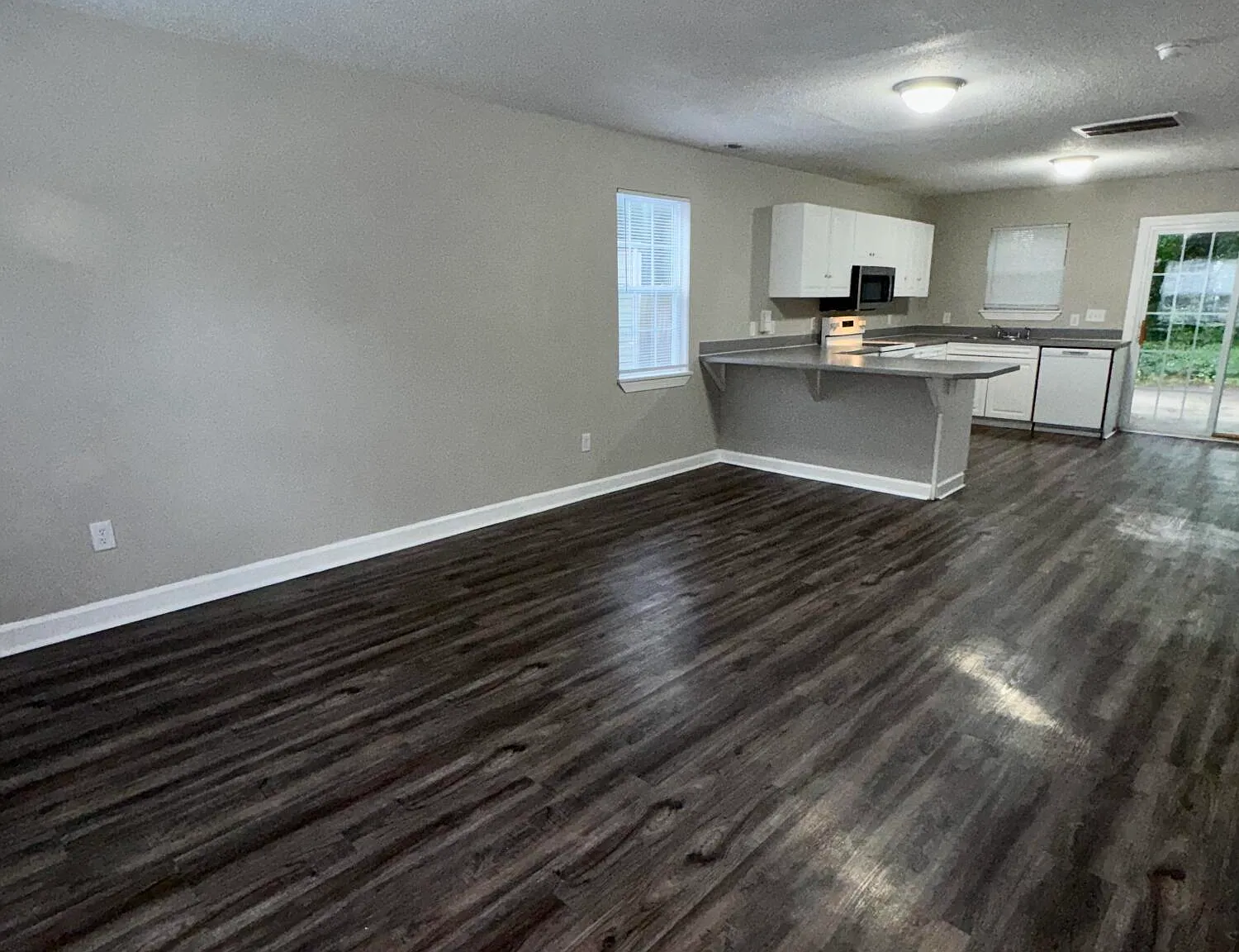 2 bed, 2.5 bath, $1,200 — Photo 4