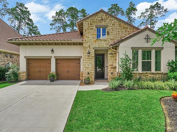 Welcome to 153 Lily Green Court in Grand Central Park.