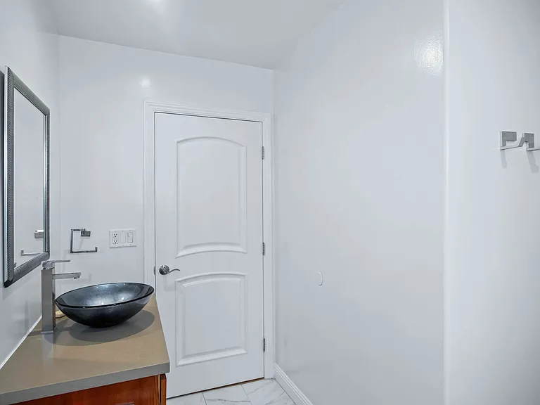 332 S Rexford Dr #1 — Photo 28