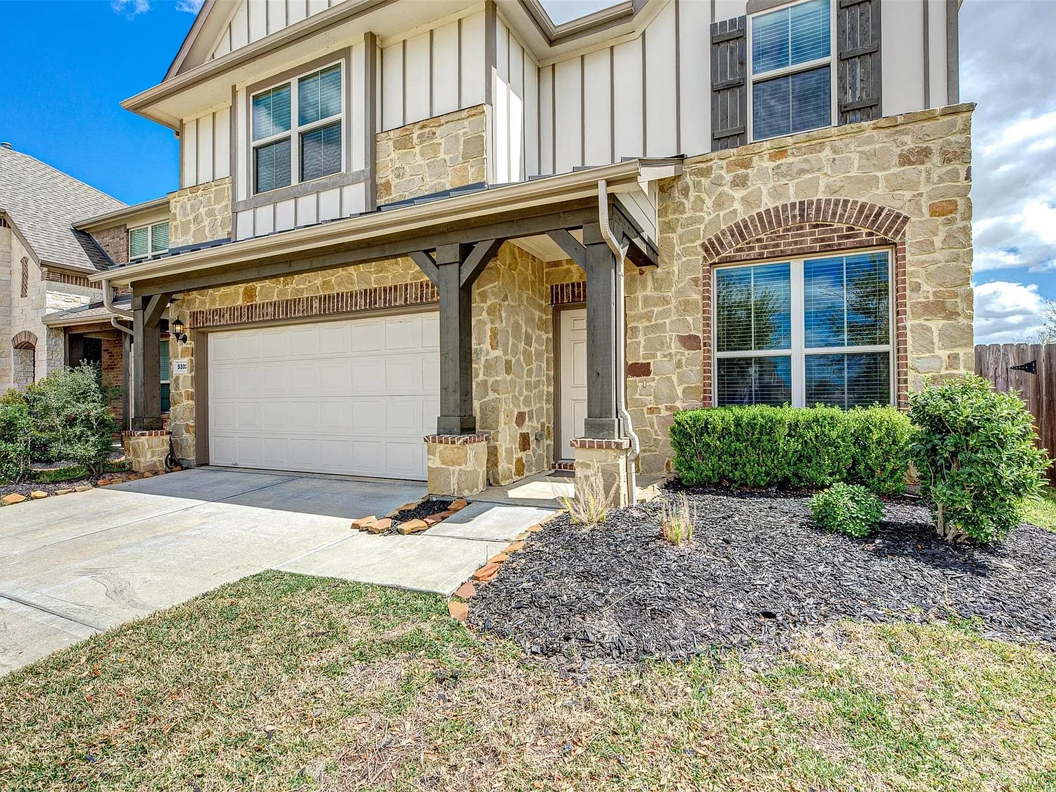 4 bed, 3.5 bath, 2721 sqft, $2,750 — Photo 3