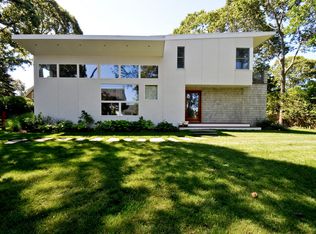 92 Crescent St, Sag Harbor, NY 11963